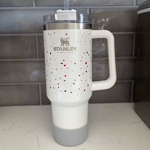 Excellent used conditionTarget exclusive pearlescent terrazzo 40 Stanley tumbler